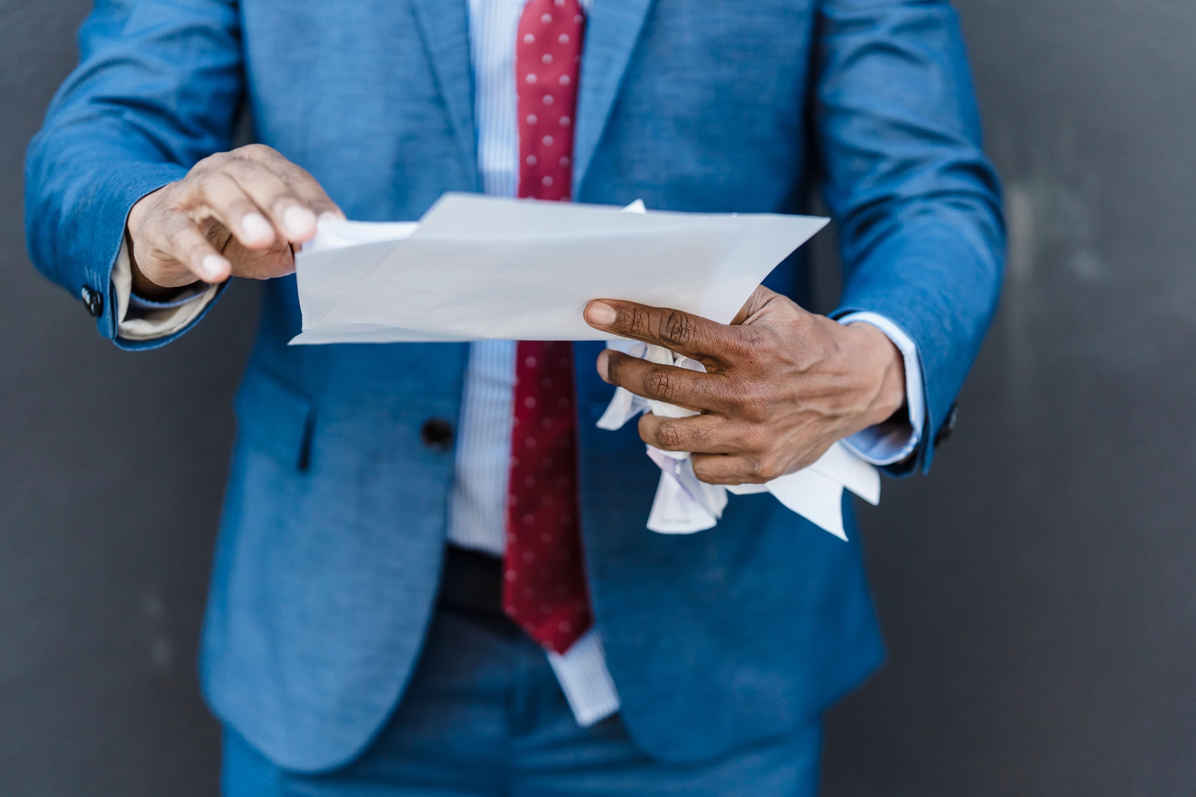 Mise en demeure d’un concurrent : comment réagir ?